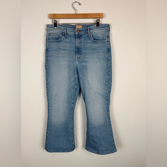 Mother The Weekender Fray Jeans in California Cruiser 34 - Picture 3 of 15